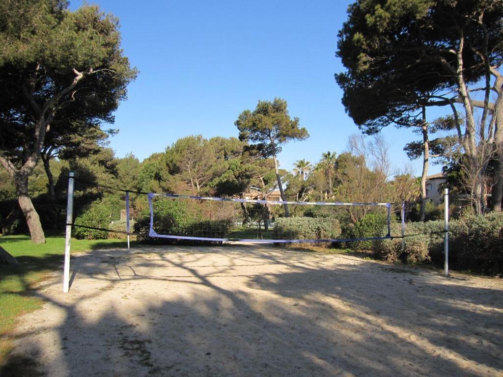 La Badine 5P Plage Piscine Clim Jacuzzi Parc Luxuriant Hyères Kültér fotó